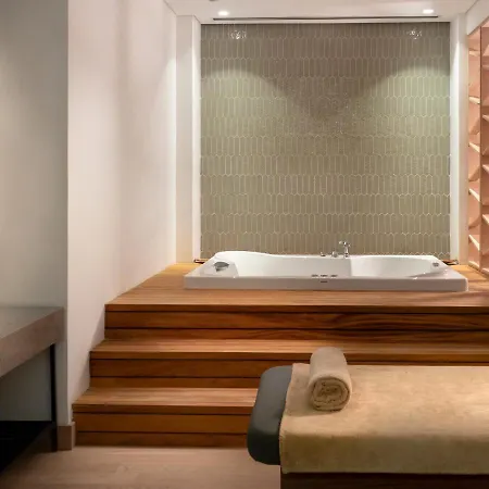 Radisson Collection Hotel, Bodrum 5* 阿克亚拉尔
