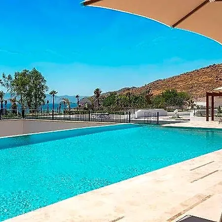 Radisson Collection Hotel, Bodrum ホテル アキアーラ